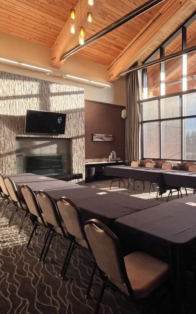 Club Room at Boulder Falls Inn Event Center